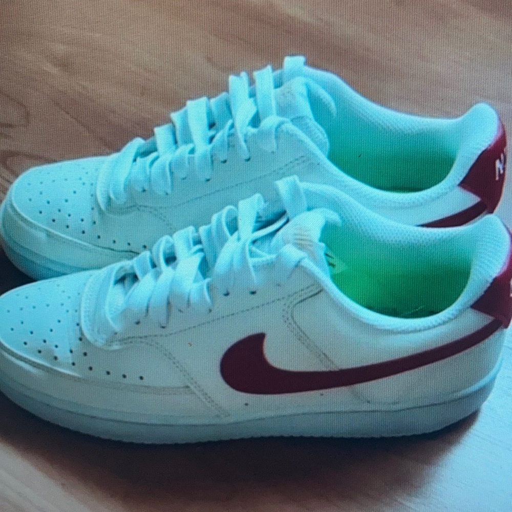 Nike women’s Court Vision Low shoes sneakers size 9